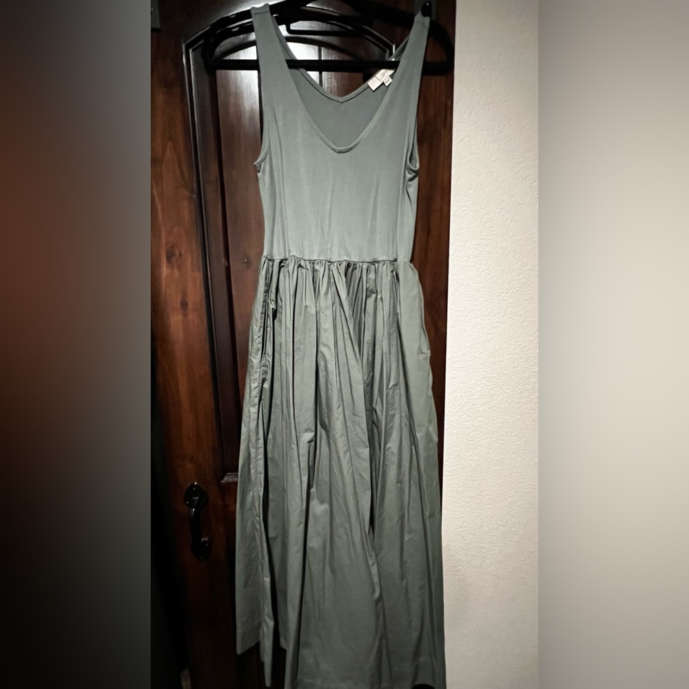 Green Sleeveless Dress